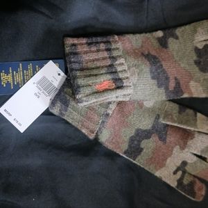 Polo Ralph Lauren Unisex Camouflage Gloves. Os.